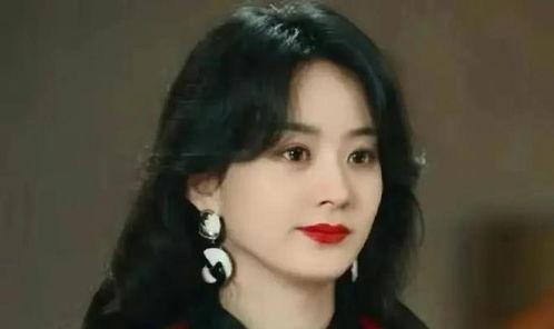 她为了吃瓜进娱乐圈,她毅然踏入娱乐圈